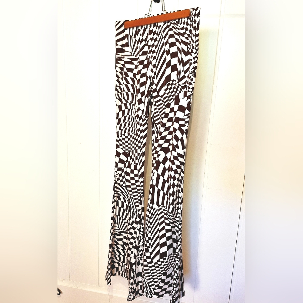 NWT Rue21 Brown & White Illusion Patterned Pants Size M - Picture 2 of 3